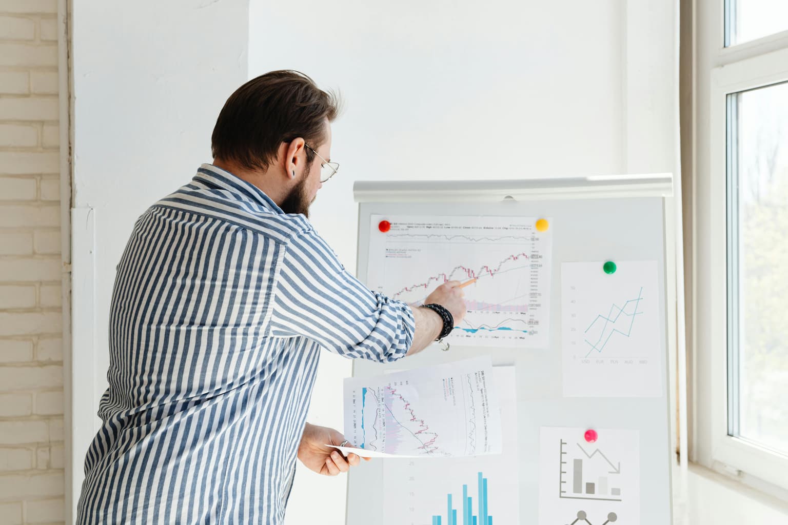 Optimizing Finance: Shareholder Loans, Guarantees, and Cash Pooling